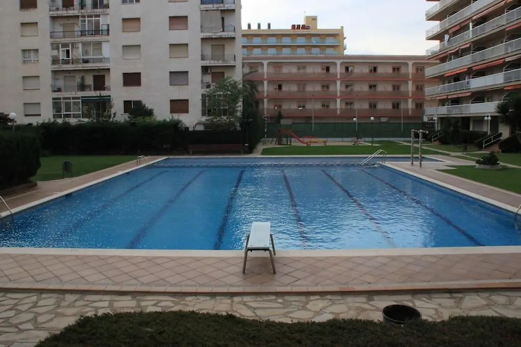Apartamento Con Gran Piscina Y Frente A La Playa. Apartment Malgrat de Mar